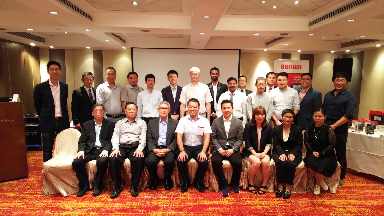 Cuộc họp của nhà phân phối Sanwa tại Hồng Kông